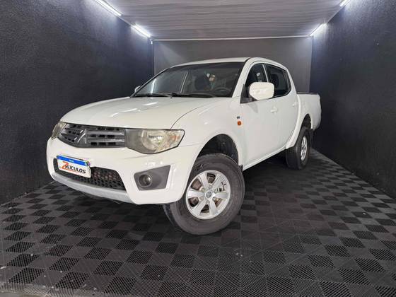 MITSUBISHI L200 TRITON 3.2 GLX 4X4 CD 16V TURBO INTERCOLER DIESEL 4P MANUAL MITSUBISHI L200 TRITON 3.2 GLX 4X4 CD 16V TURBO INTERCOLER DIESEL 4P MANUAL